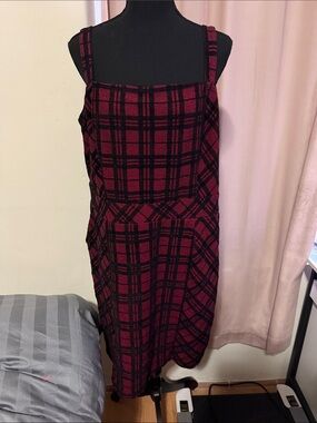 💥 Women’s Torrid Plaid Square-Neck Dress in Burgundy and Black